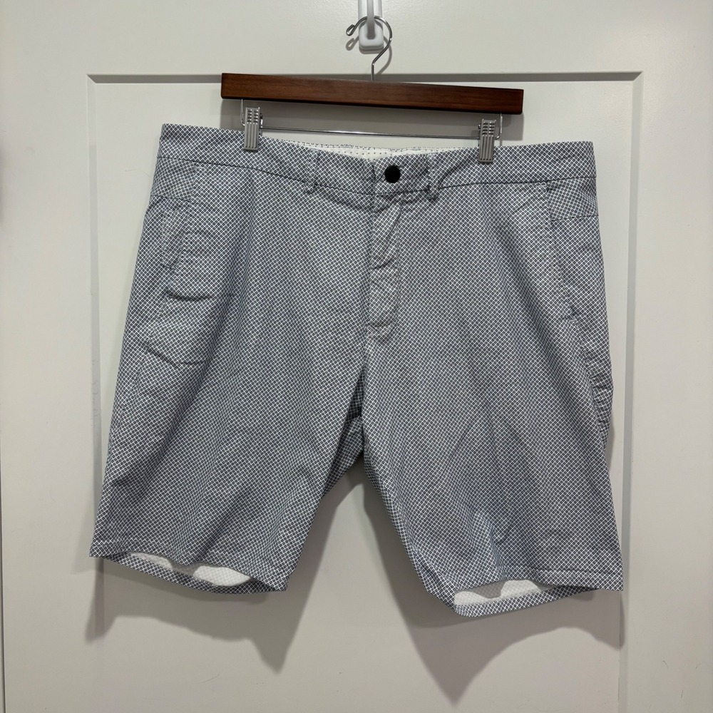 Good Man Brand Men Chino Shorts Size 42 Blue White Geometric Print Made in Italy